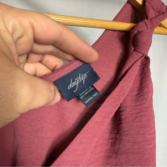 Women's Daytrip Sleeveless Top - Picture 4 of 7